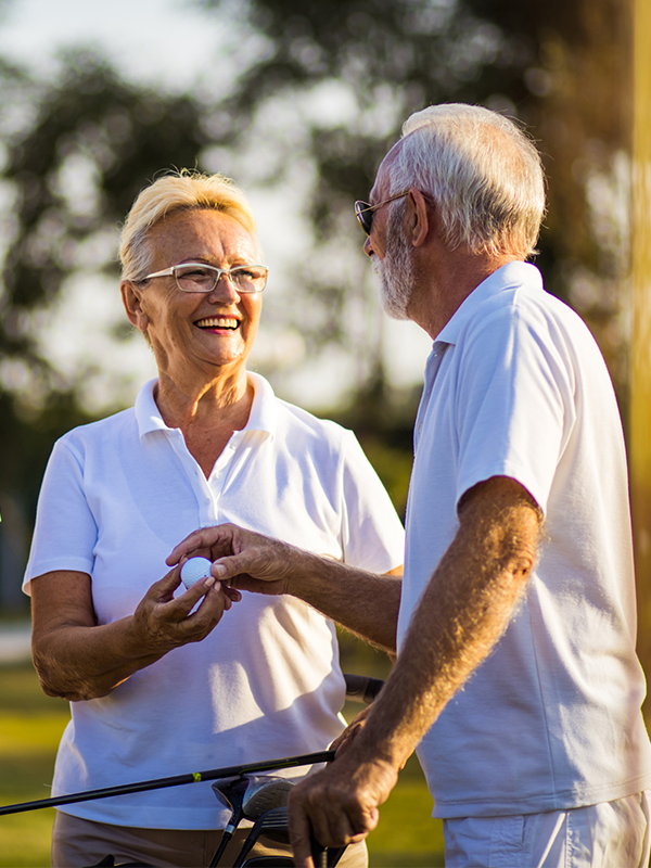 Symbolic photo for the COVID Prevention Kit: older couple enjoying the outdoors, representing immune protection and everyday wellness